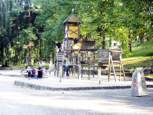 Kinder- und Jugendspielplatz - Auf der Gugl Bauernberg