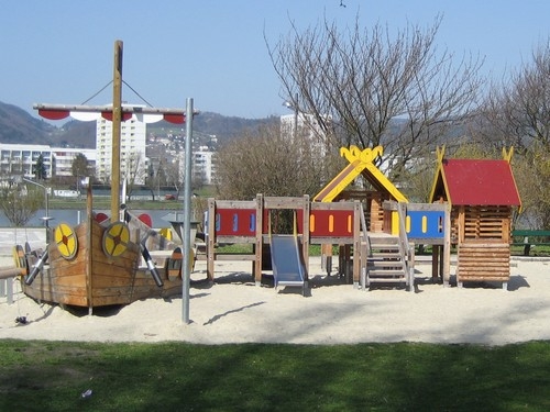Kinder- und Jugendspielplatz - Donaul&auml;nde