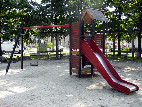 Kinderspielplatz - Eisenhandstra&szlig;e