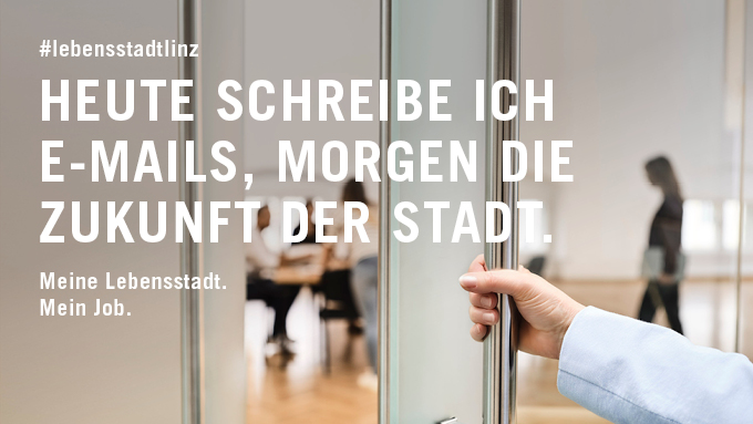 Eine Hand öffnet die Tür zu einem Besprechungsraum - Slogan:'Heute schreibe ich E-Mails, morgen die Zukunft der Stadt. Meine Lebensstad. Mein Job'