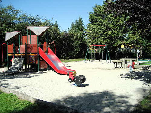 Kinder- und Jugendspielplatz - Hainbuchenweg