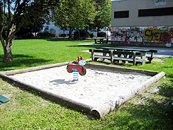 Kinder- und Jugendspielplatz - Honauerstra&szlig;e