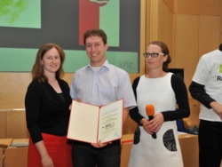 Preisverleihung durch Stadtr&auml;tin Mag.a Eva Schobesberger an DI Bernhard und Susanne Laus