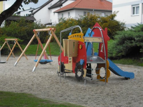 Foto Kinder- und Jugendspielplatz - Kirchm&uuml;hlstra&szlig;e/Klausenbachstra&szlig;e
