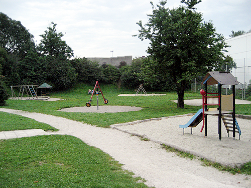 Kinder- und Jugendspielplatz - Kremplstra&szlig;e
