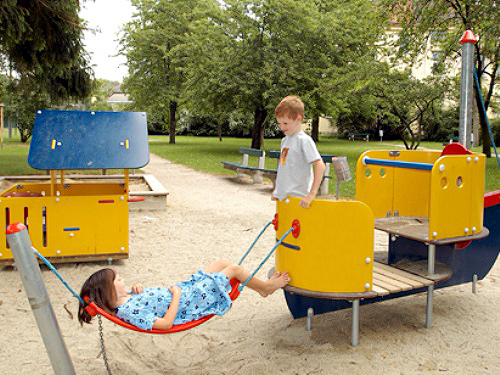 Kinderspielplatz L&ouml;wenfeldvilla