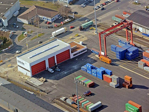 Luftaufnahme der neuen Container-Reparaturhalle