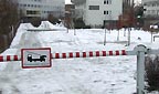 Feuerwehrzufahrt mit Schranken gesichert