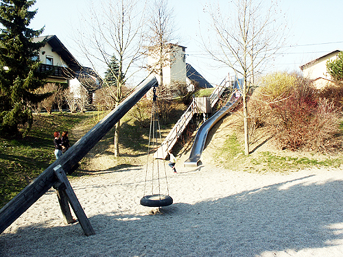 Kinder- und Jugendspielplatz, Knollgutstra&szlig;e